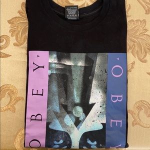Obey t- shirt